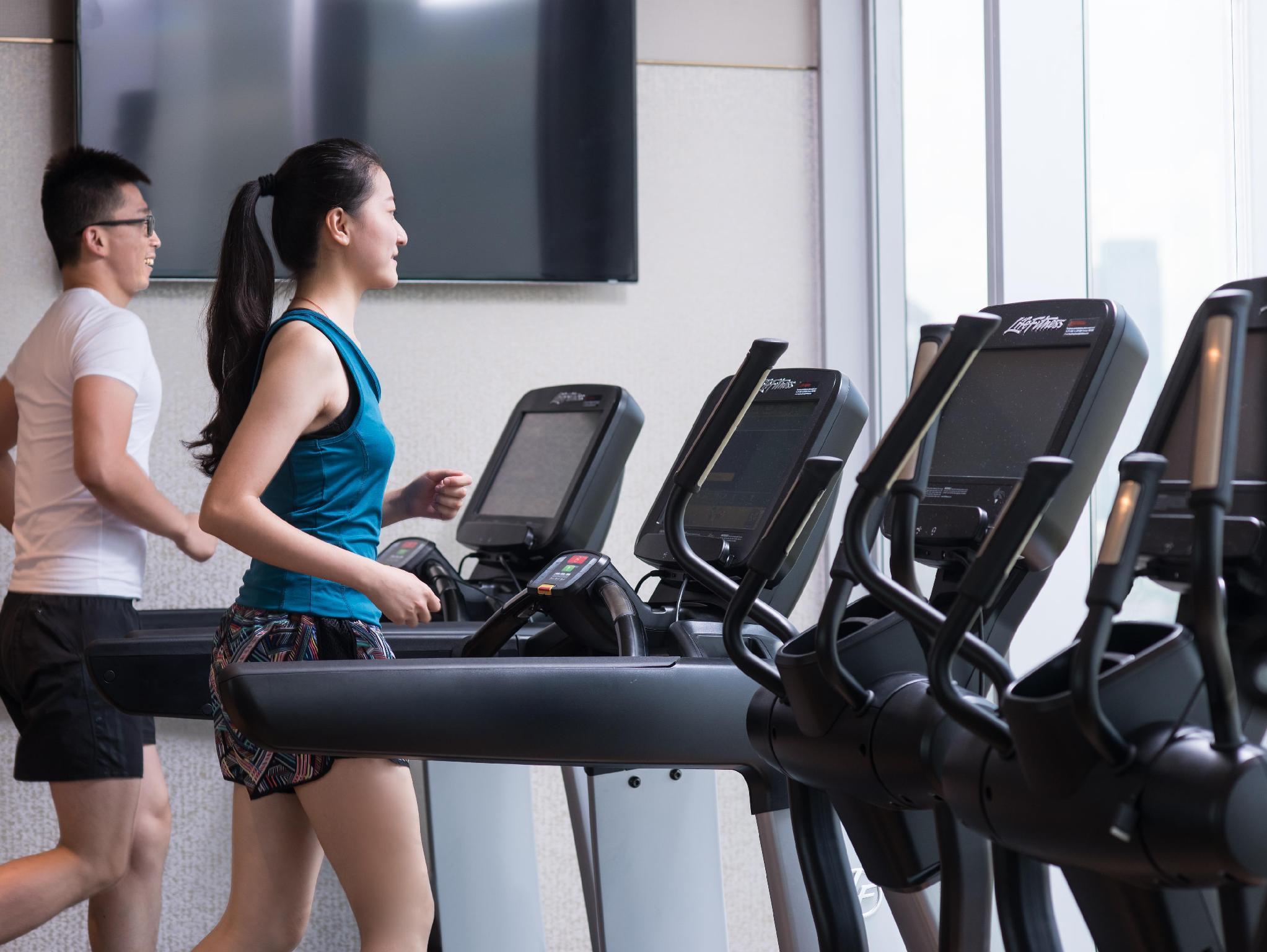 Crowne Plaza Macau By Ihg Hotel Екстериор снимка A treadmill