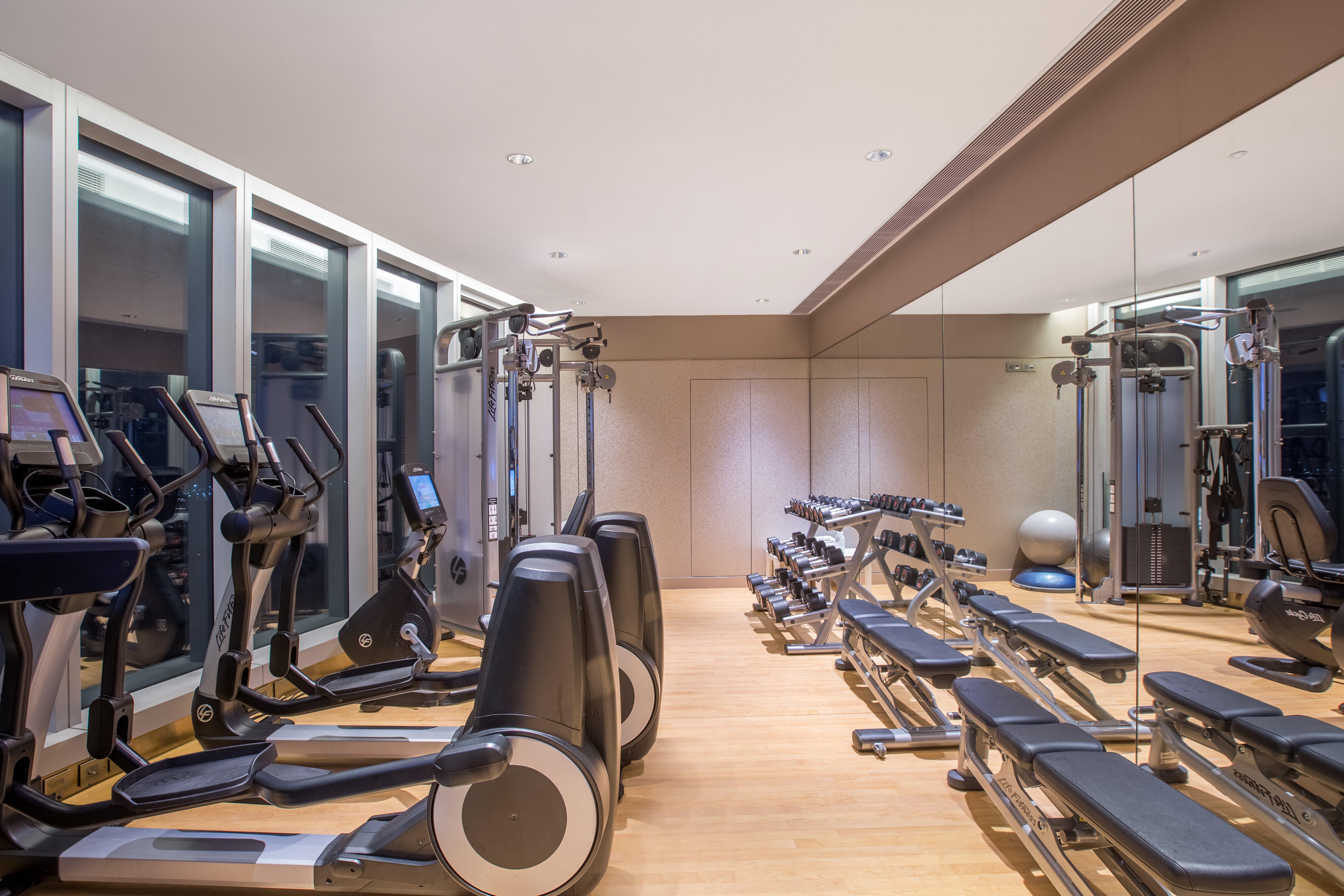 Crowne Plaza Macau By Ihg Hotel Екстериор снимка The gym at The Hari