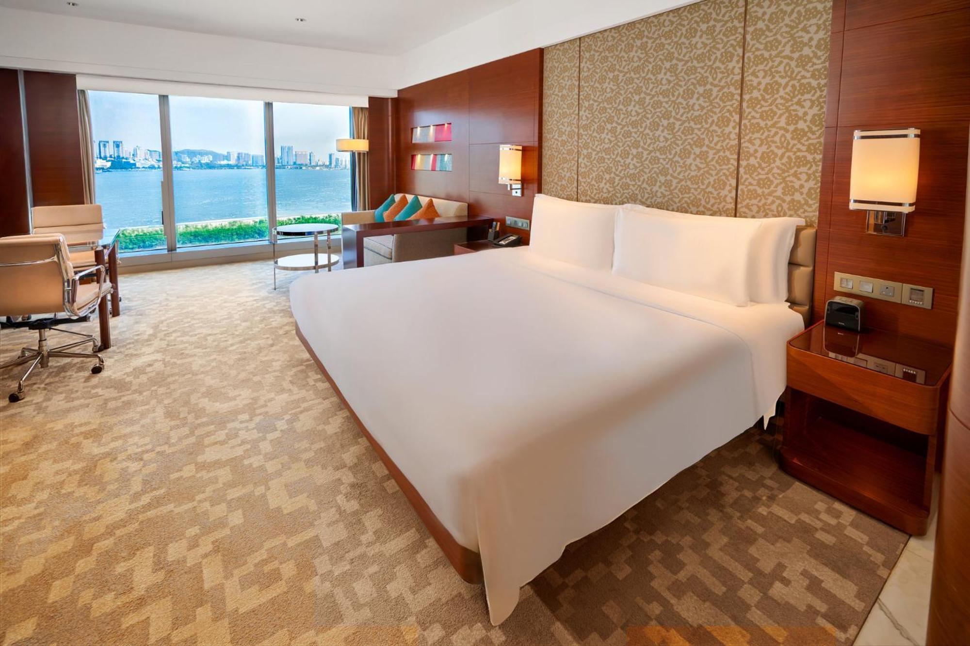 Crowne Plaza Macau By Ihg Hotel Екстериор снимка Deluxe Room
