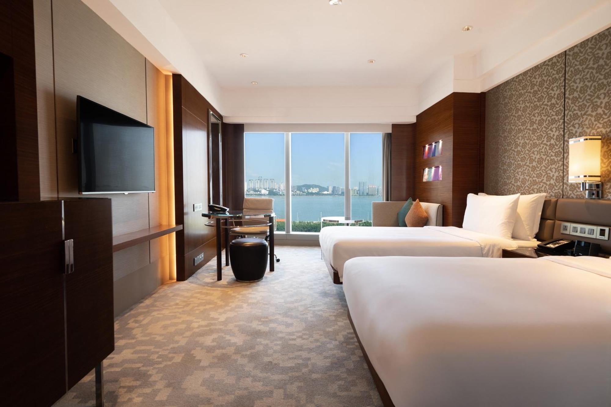 Crowne Plaza Macau By Ihg Hotel Екстериор снимка Deluxe Room