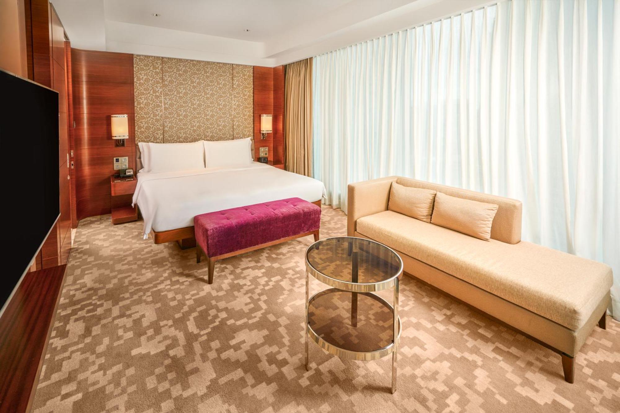 Crowne Plaza Macau By Ihg Hotel Екстериор снимка A suite at the hotel